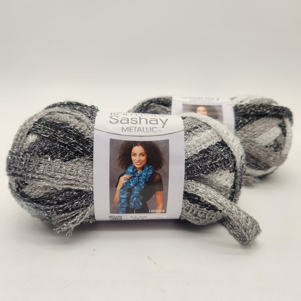 Red Heart Boutique Sashay Metallic Yarn Diamonds Lot 249 2 Balls Silver Grey NEW - Picture 3 of 9